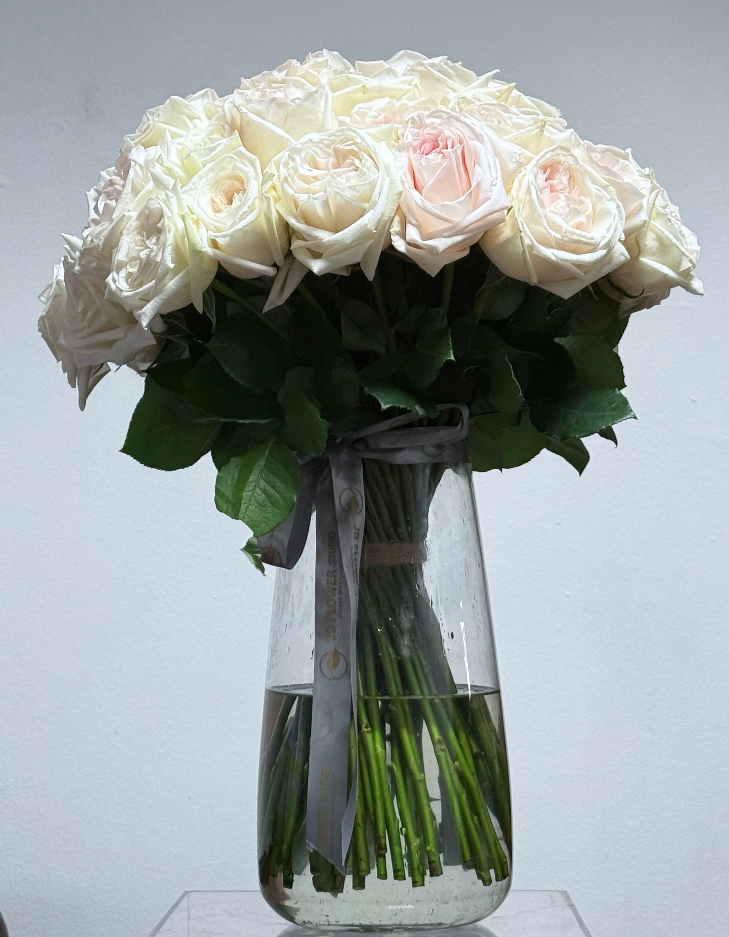 Eternal ohara in glass vase