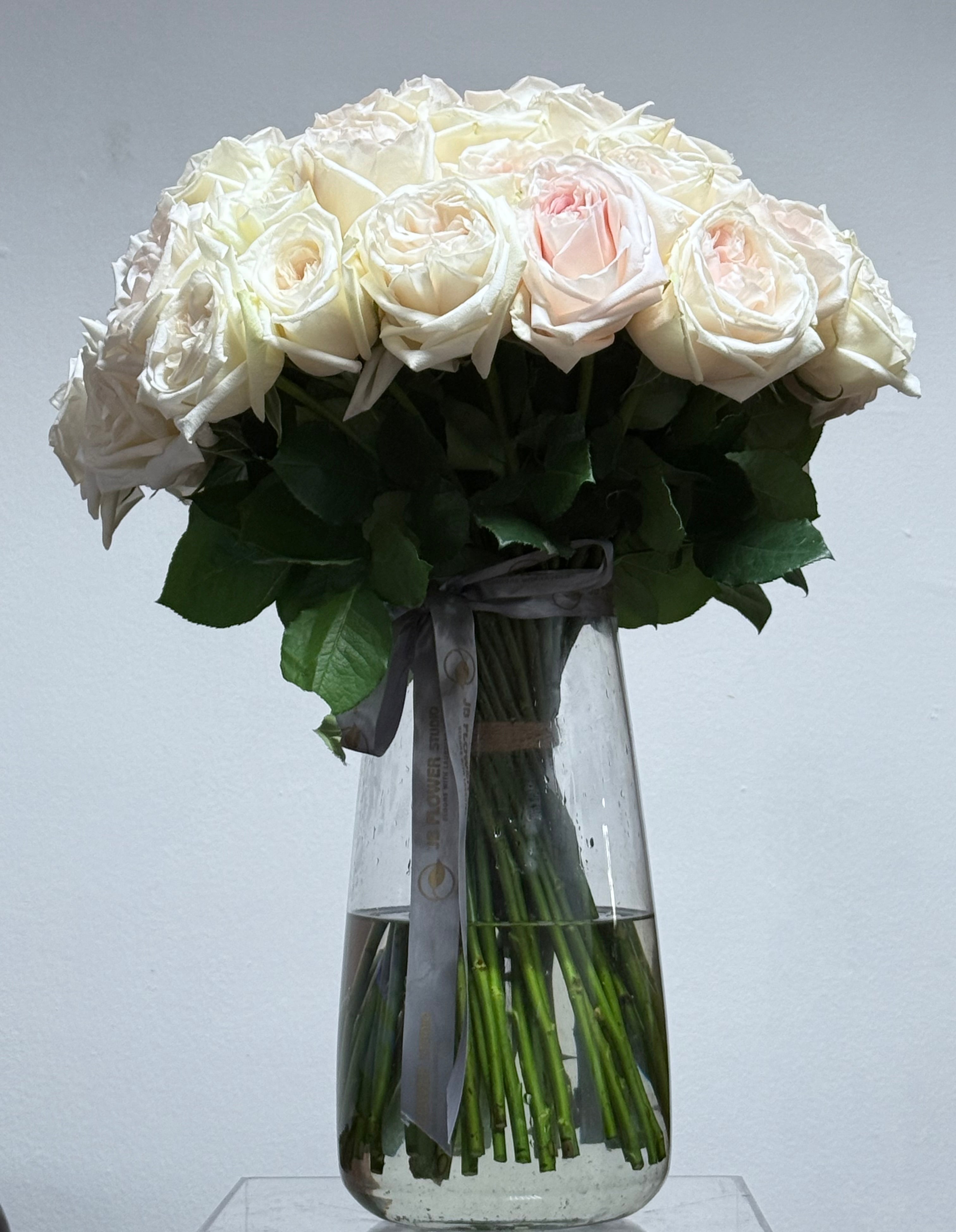 Eternal ohara in glass vase