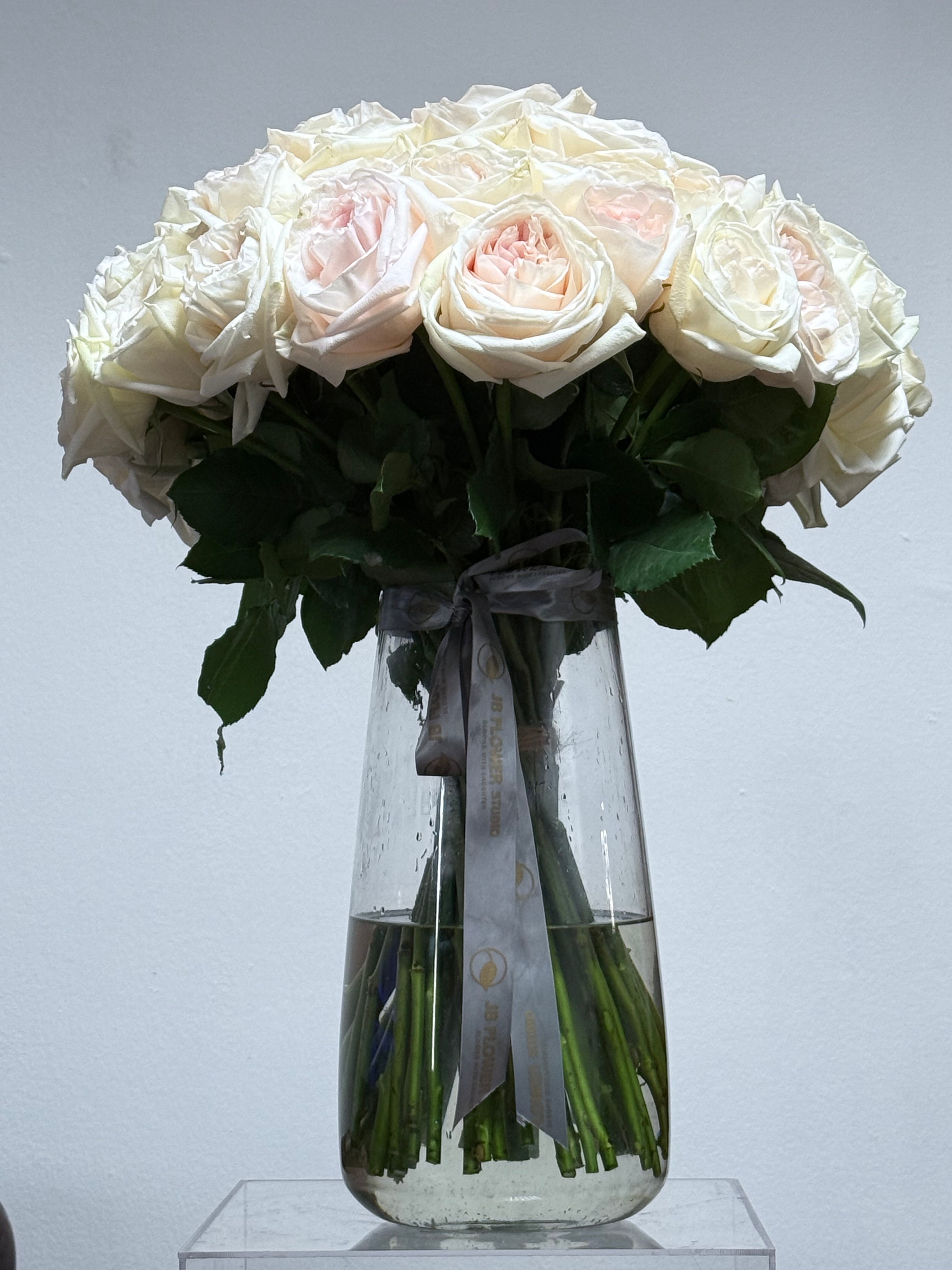 Eternal ohara in glass vase